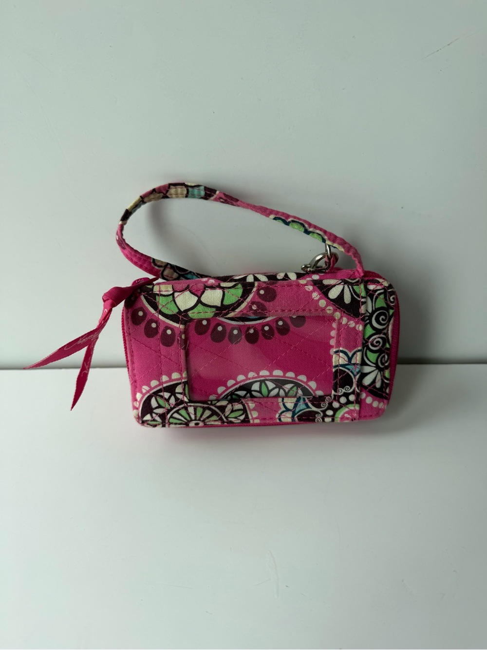 VERA BRADLEY - All in One Zip Wristlet Clear Id- Cupcakes Pink - Great Condition